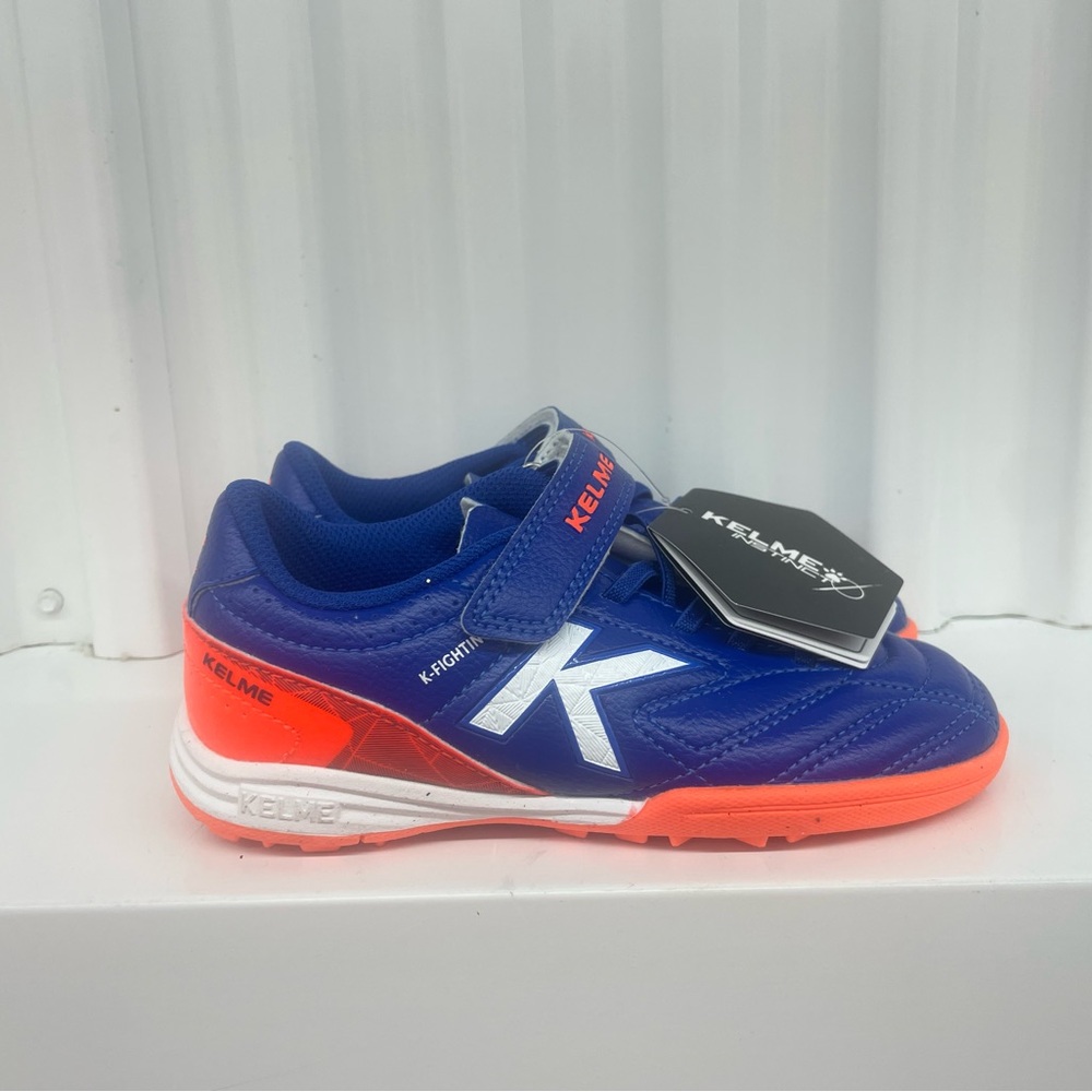 Kelme Kids Soccer Shoes Size 11